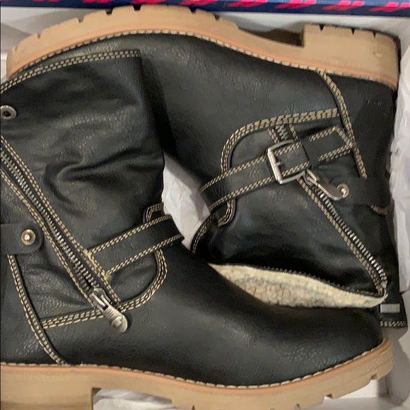 Woman’s boots - Picture 2 of 5